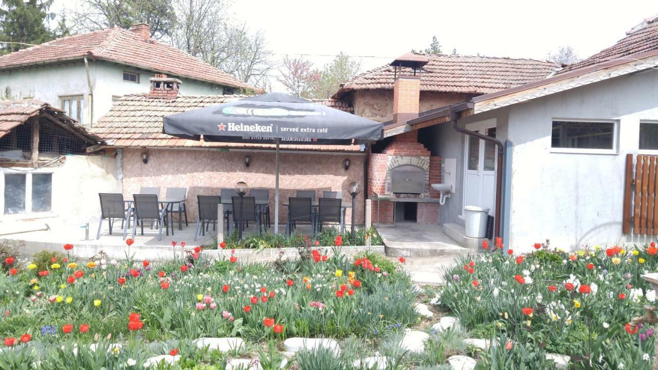 Guest House Gugovi Krushuna Dış mekan fotoğraf